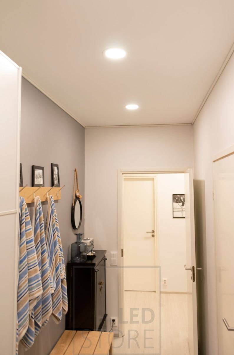 Intemporales y sencillas, las luminarias plafond ofrecen una potencia luminosa y una calidad de luz excelentes. Ledstore.fi